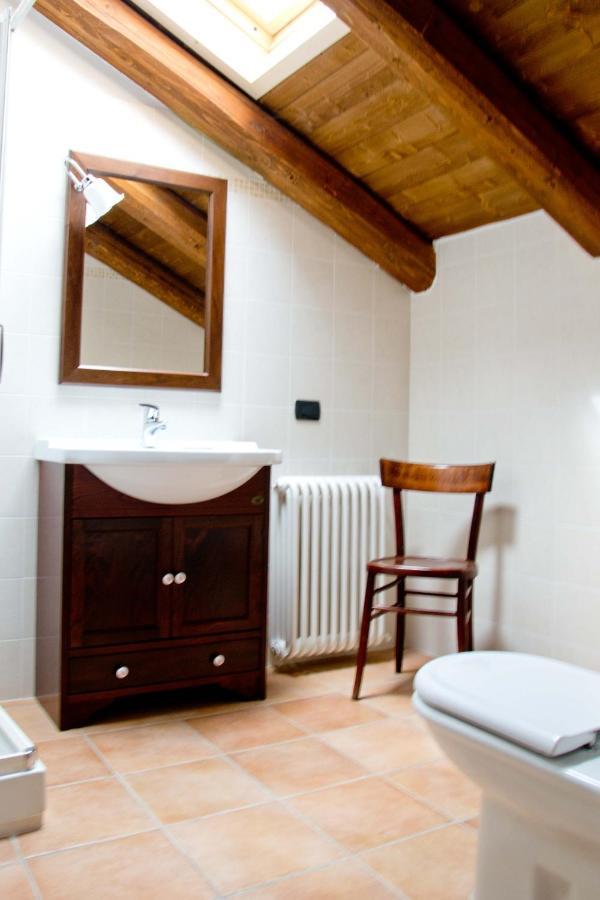 Agriturismo Monbertola Govone Exteriör bild